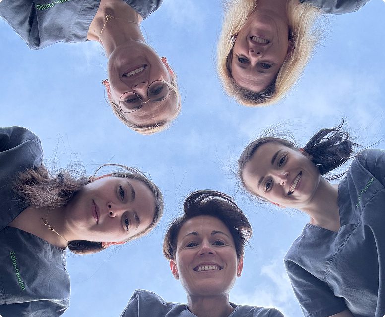Zahnarzt Laubach Team der Zahnfamilie Laubach unter Leitung von Dr. Stefanie zu Ysenburg modernes Praxisteam für Patientinnen und Patienten aus Laubach Grünberg Schotten und dem Landkreis Gießen